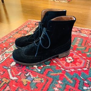 Barney’s New York suede boots (Made in Italy)